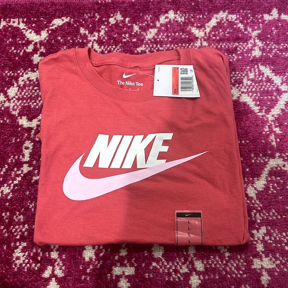 Kids Nike T shirt